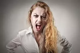 他發現「老婆偷吃」卻裝沒事,精心策劃等到老婆生日...「在全家人面前獻上最猛生日驚喜」!