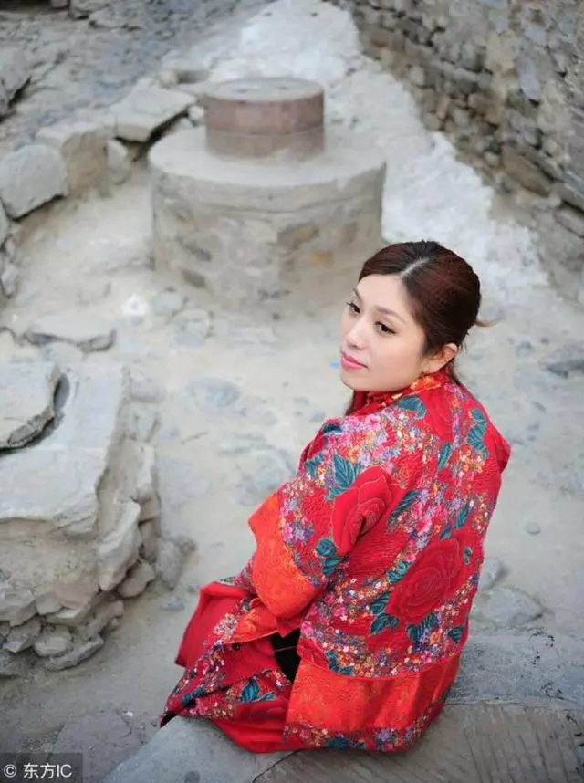 窮小子娶個傻媳婦實屬無奈,傻媳婦做一事,才知娶的是寶
