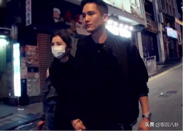 阿Sa與百億太子爺十指緊扣參加聚會,高調秀恩愛不懼記者鏡頭!
