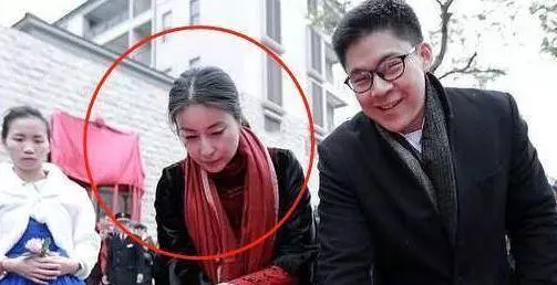 跳水女皇郭晶晶,很多人都很羨慕她嫁入豪門。但是在著背後,她承受的又有誰能理解呢?