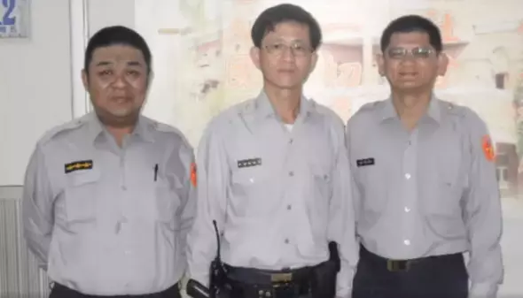 獨撐家計29年!為照顧患病雙親「不敢交女友」,台南孝警「臨終前仍工作」,遺留字條讓同仁鼻酸不捨!