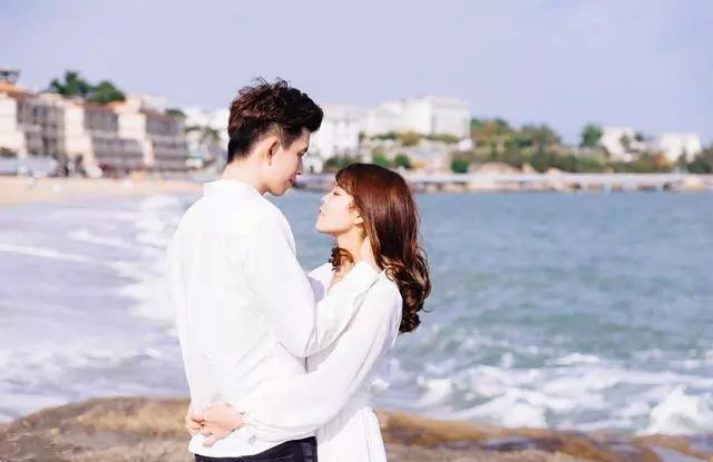 結婚已過好幾個月 大姑姐卻一直沒回門 到她家我對婆婆大吼 婆婆很感激我