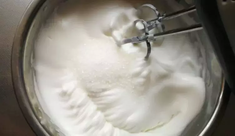 一個小技巧讓蛋糕卷更特別,這款奶油卷一定要學了!