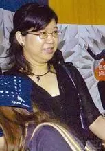 48歲的伍佰和53歲妻子兩人攜手走過25年,至今沒有孩子!如今近照曝光,沒想到竟然變得…