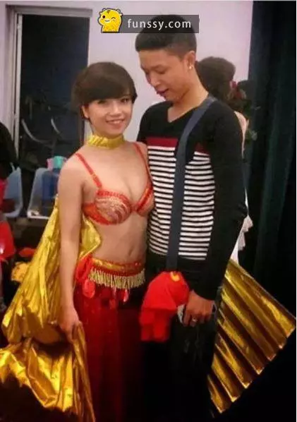 11張男人們其實都是一樣的羞羞臉偷看辣妹照片.....