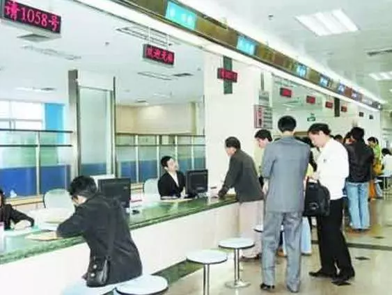 老公頭七,公公將房子過戶給我,接到一個電話,我把公公趕出門!