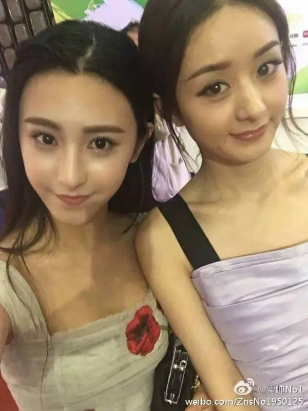 大明星「5張欲哭無淚合影照」!女神顏值慘被路人粉絲比下去!第4張Angelababy慘變路人甲!