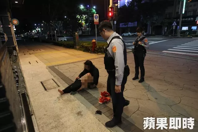 長髮飄逸卻下身失蹤 醉洩春光害女警羞