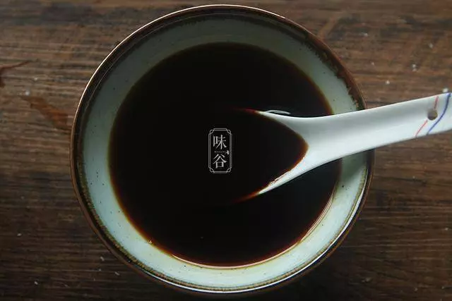 雞腿這樣做才好吃,醬汁濃郁,兒子隔幾天就要吃一 次,連汁都不剩!