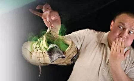 妳真的泡對腳了嗎?78歲老中醫分享6個絕密泡腳方,消腫祛火還能治癒灰指甲