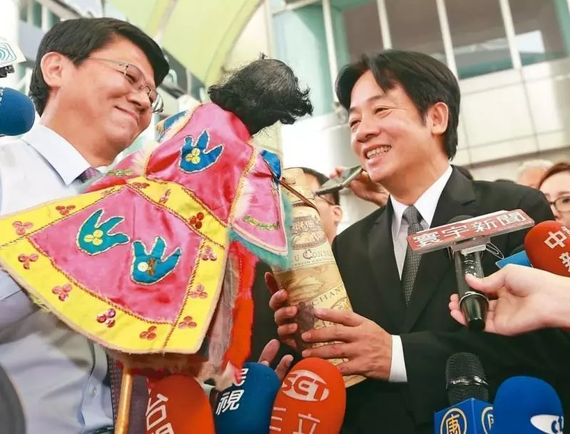 賴想當總統?謝龍介撂8個字「絕對會喚醒大家記憶」