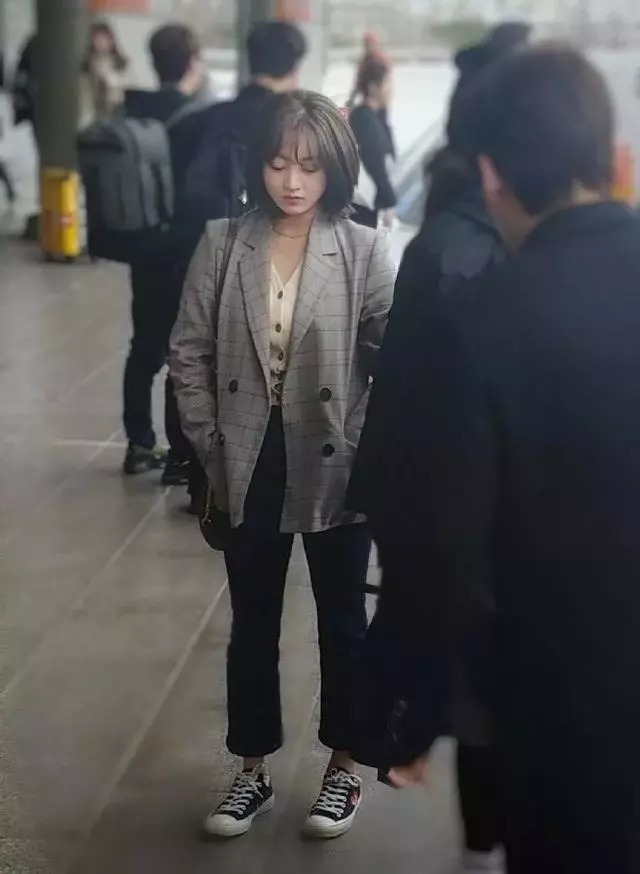 韓女團隊長疑似因網上扯進鄭俊英事件謠言,壓力過大淚灑機場