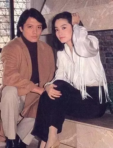 費翔劉文正被證實是伴侶,在美國一起生活~~