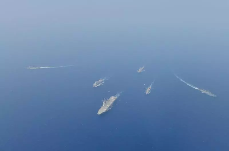 【讓巴方不敢前出公海】,印海軍出動航母、核潛艇