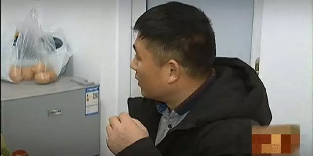 妻子與男客人外出吃飯,丈夫感覺到不對勁,卻來不及回頭