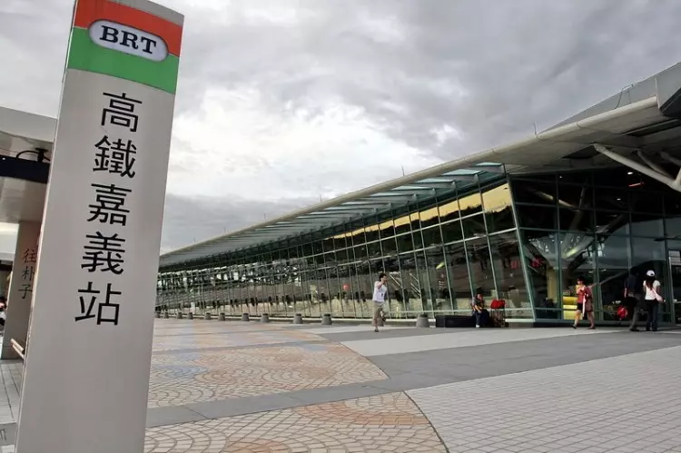 滿滿掛味…鄉民問「高鐵站都怎麼選址?」PTT爆驚人內幕!這幾站都被點名:真的不單純...