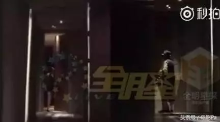 夫妻兩人曾被爆料是同性戀!娛樂圈的這5對夫妻,早就各玩各的了...!