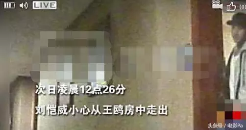 夫妻兩人曾被爆料是同性戀!娛樂圈的這5對夫妻,早就各玩各的了...!
