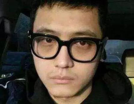 夫妻兩人曾被爆料是同性戀!娛樂圈的這5對夫妻,早就各玩各的了...!