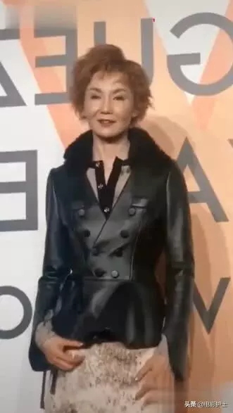55歲張曼玉近況曝光,體重銳減瘦得皮包骨,不老女神昔日風采不再
