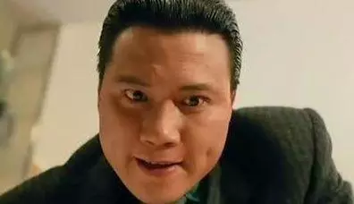 61歲萬梓良近況,因患病昔日老大形象全無,最擔心小16歲愛妻!