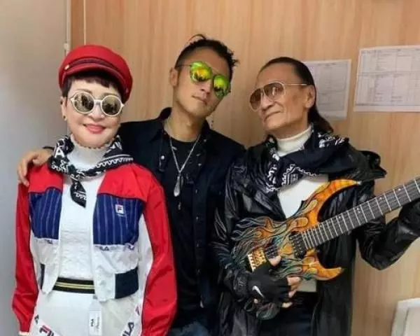 「鋒菲戀」告急?謝霆鋒演唱會不提王菲,大聊張柏芝和兒子