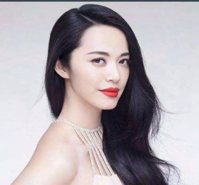 王心凌近照又變樣,臉部越整越僵,如今還撞臉劉嘉玲,簡直一言難盡,網友:還我當初那個甜心教主~