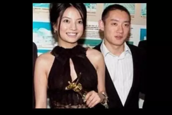 趙薇、周迅、楊冪被扇耳光吭都不敢吭一聲,唯獨她,讓打她的人當夜斃命!