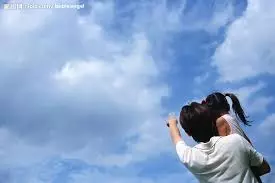 回家找不到父女倆!順著聲音「到廚房一看」媽媽頓時無法淡定了!