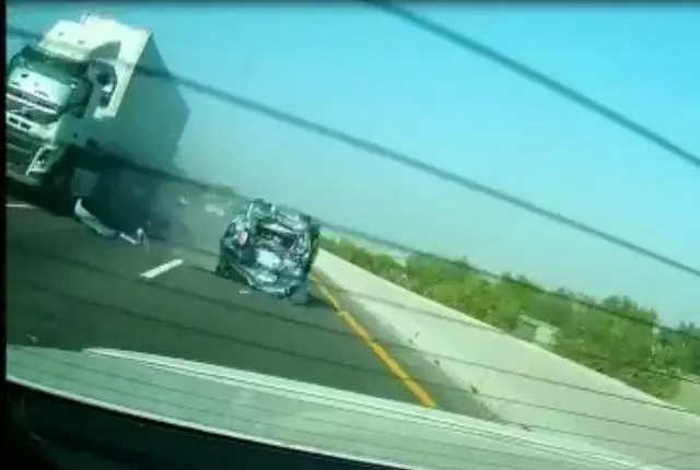 驚悚照片曝光 情侶吵架釀2死7傷車禍