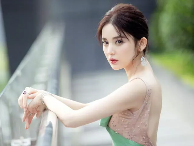 90後女星人氣排名,熱巴第三,鞠婧禕第七,榜首號召力可媲美穎寶