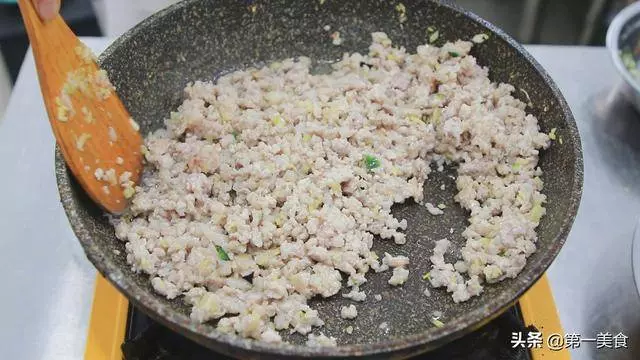 廚師長教你肉末香菇醬,無論是拌飯還是拌面,都很好吃,快去學學