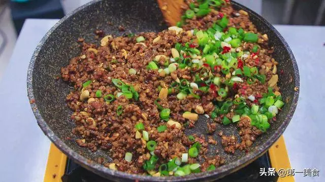 廚師長教你肉末香菇醬,無論是拌飯還是拌面,都很好吃,快去學學