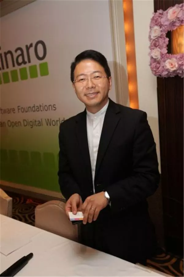 崔佩儀韓裔老公工作曝光,「郭董重金禮聘」網嘆:嫁對人!