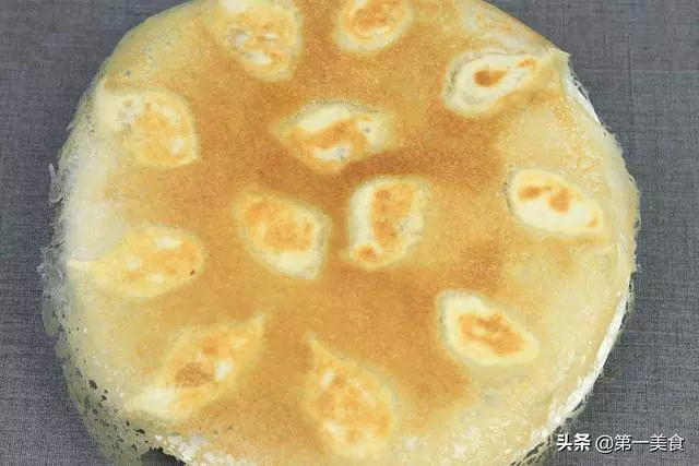廚師長教你在家就能做香噴噴的鍋貼,一鍋都不夠吃,上桌吃精光