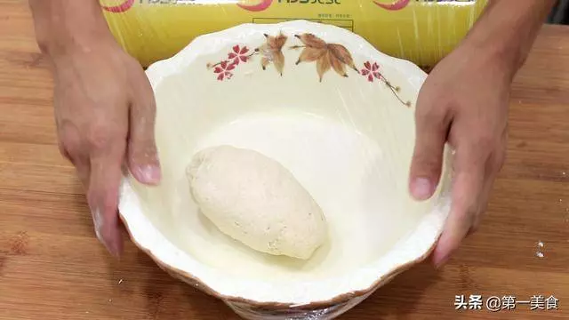 廚師長教你在家就能做香噴噴的鍋貼,一鍋都不夠吃,上桌吃精光