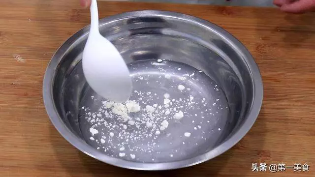 廚師長教你在家就能做香噴噴的鍋貼,一鍋都不夠吃,上桌吃精光