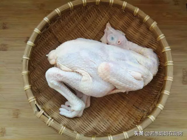 教你用電飯鍋做手撕雞,不加水不加油,簡單易學,好吃到舔手指
