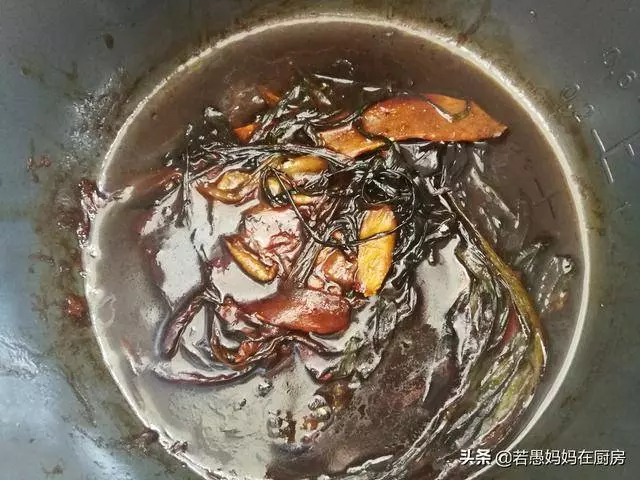 教你用電飯鍋做手撕雞,不加水不加油,簡單易學,好吃到舔手指