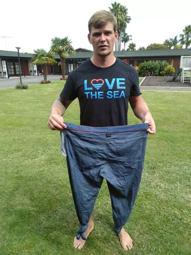 搭船突落水!男子想起「海豹部隊絕招」 解褲帶漂3小時獲救