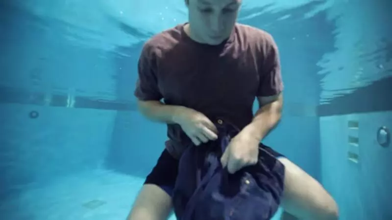 搭船突落水!男子想起「海豹部隊絕招」 解褲帶漂3小時獲救