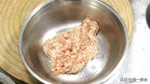 餃子餡如何調製味最好?廚師長分享香菇大肉餡做法,步驟詳細