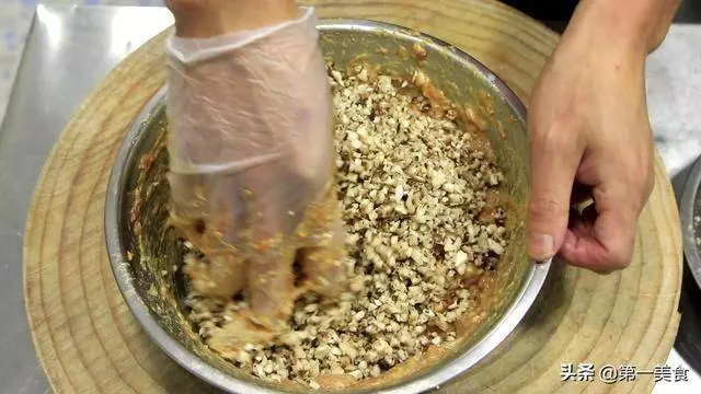 餃子餡如何調製味最好?廚師長分享香菇大肉餡做法,步驟詳細