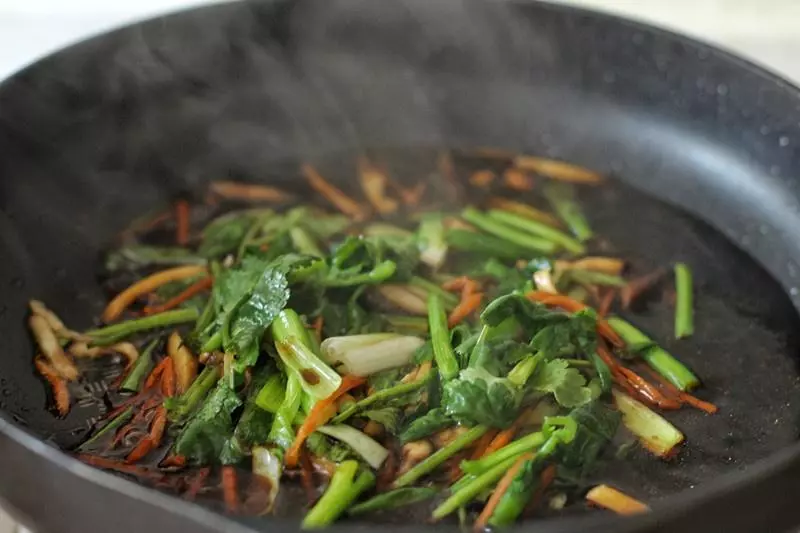 蒸魚的時候,多點做法,魚肉鮮嫩肉更香,學會趕緊回家露一手