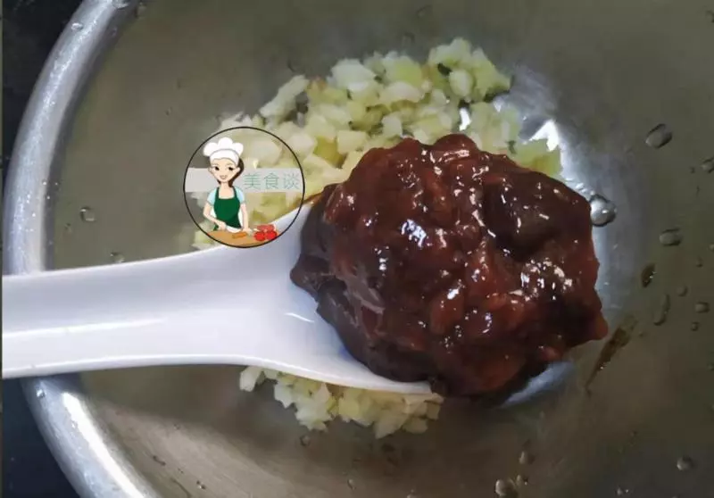 這菜是家人的最愛,兒子吃一次饞一次,越燜越香,出鍋饞到流口水