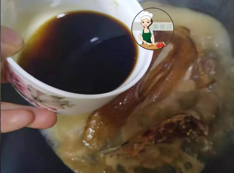 這菜是家人的最愛,兒子吃一次饞一次,越燜越香,出鍋饞到流口水