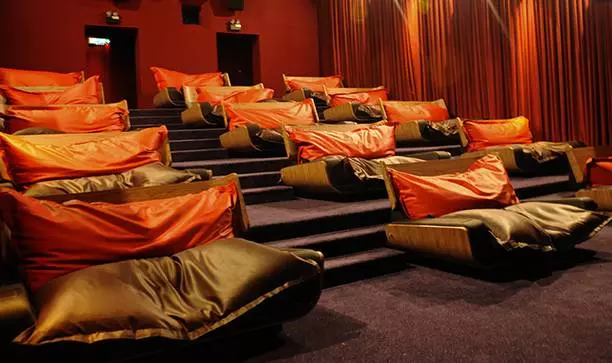 【把戲院當炮房?】前員工爆料情侶們都愛在TGV Beanie上演「活春宮」,電影院公司回應了!
