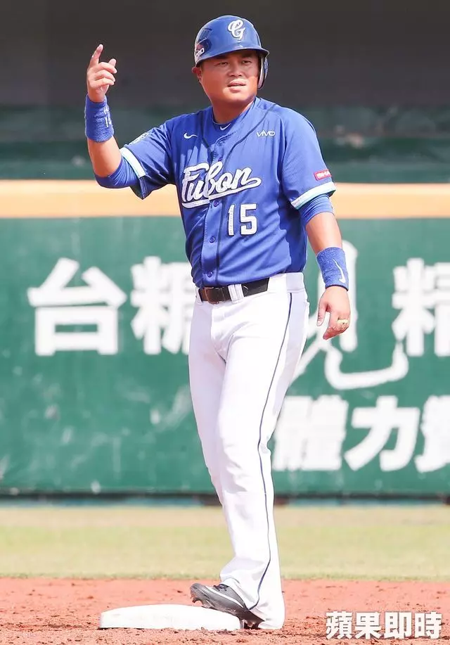 【中職30年開戰】17人超過50萬 30年新紀錄