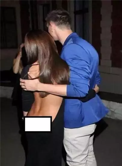 監視器不小心拍到的一幕......讓我重複看了三遍!XDD~~