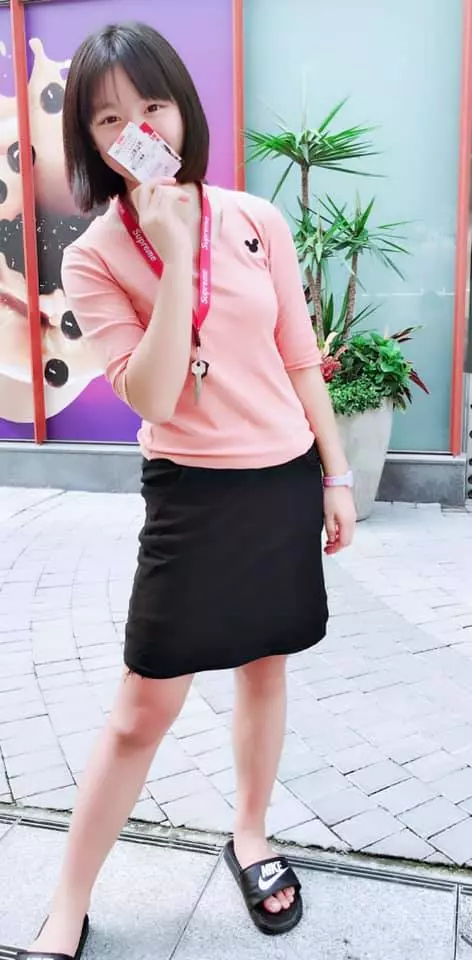 小時候醜不是醜!她曬「女兒出生塌鼻厭世臉」笑醜 升國中進化「逆天大眼氣質妹」網暴動:岳母好❤